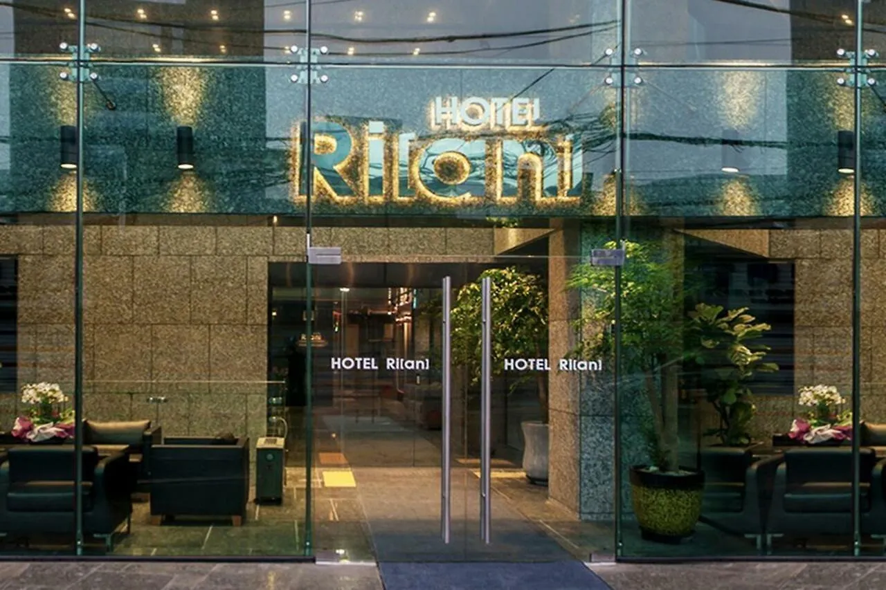 Rian Hotel Seoul 3*,