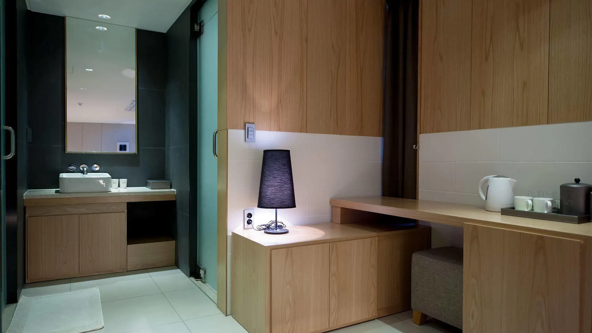 Rian Hotel Seoul 3*,
