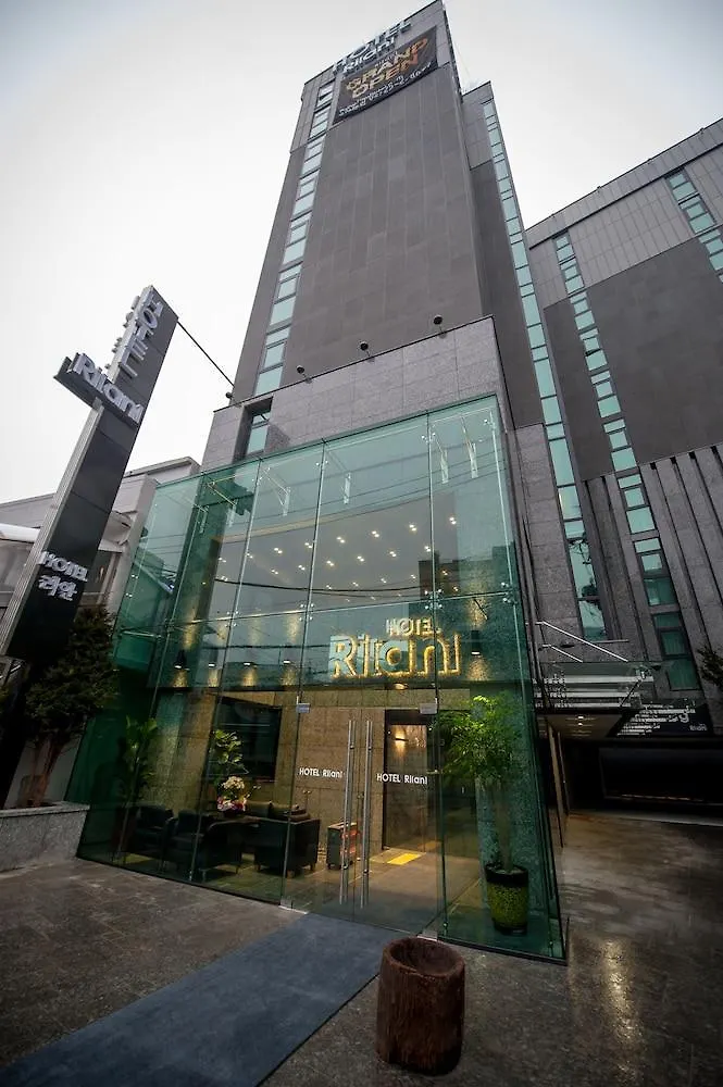 Rian Hotel Seoul 3*,