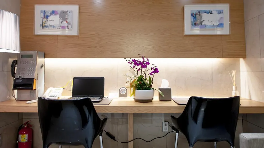 Rian Hotel Seoul 3*,