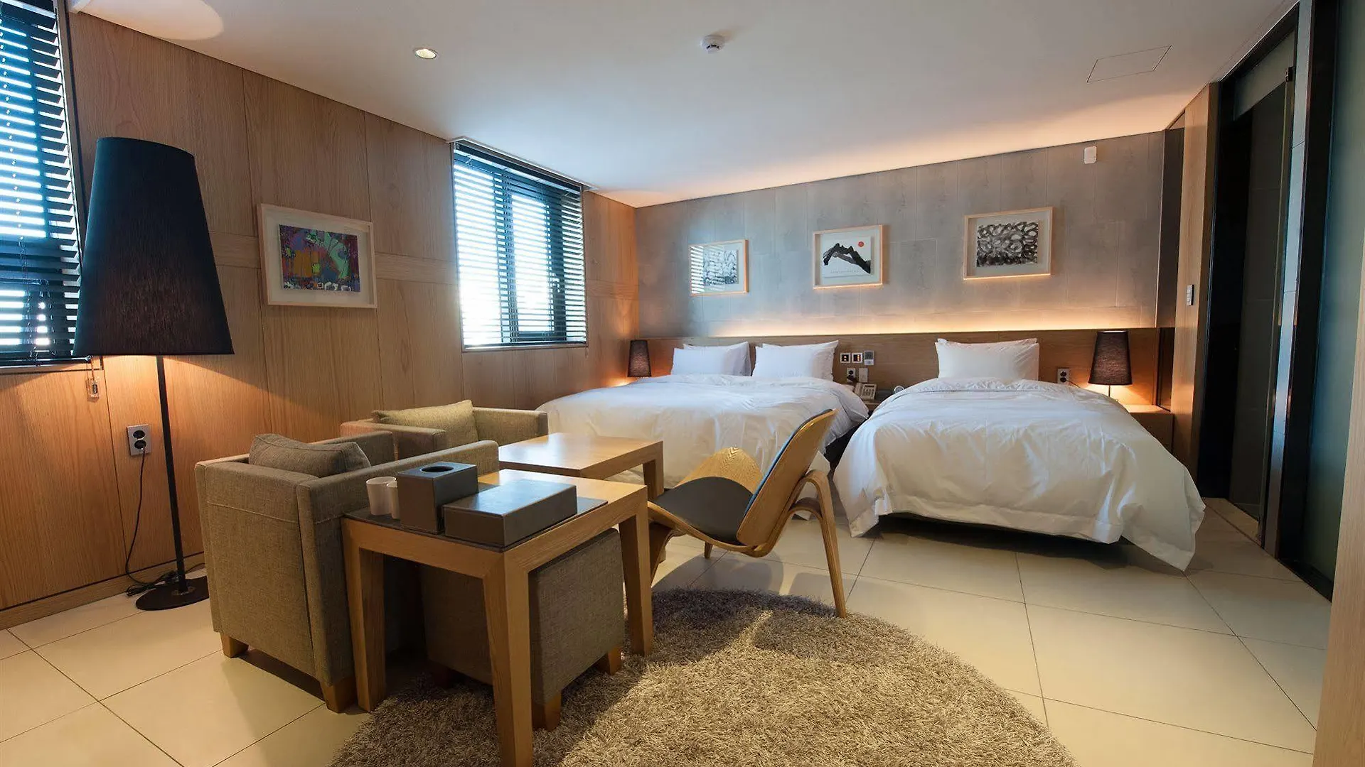 Rian Hotel Seoul 3*,