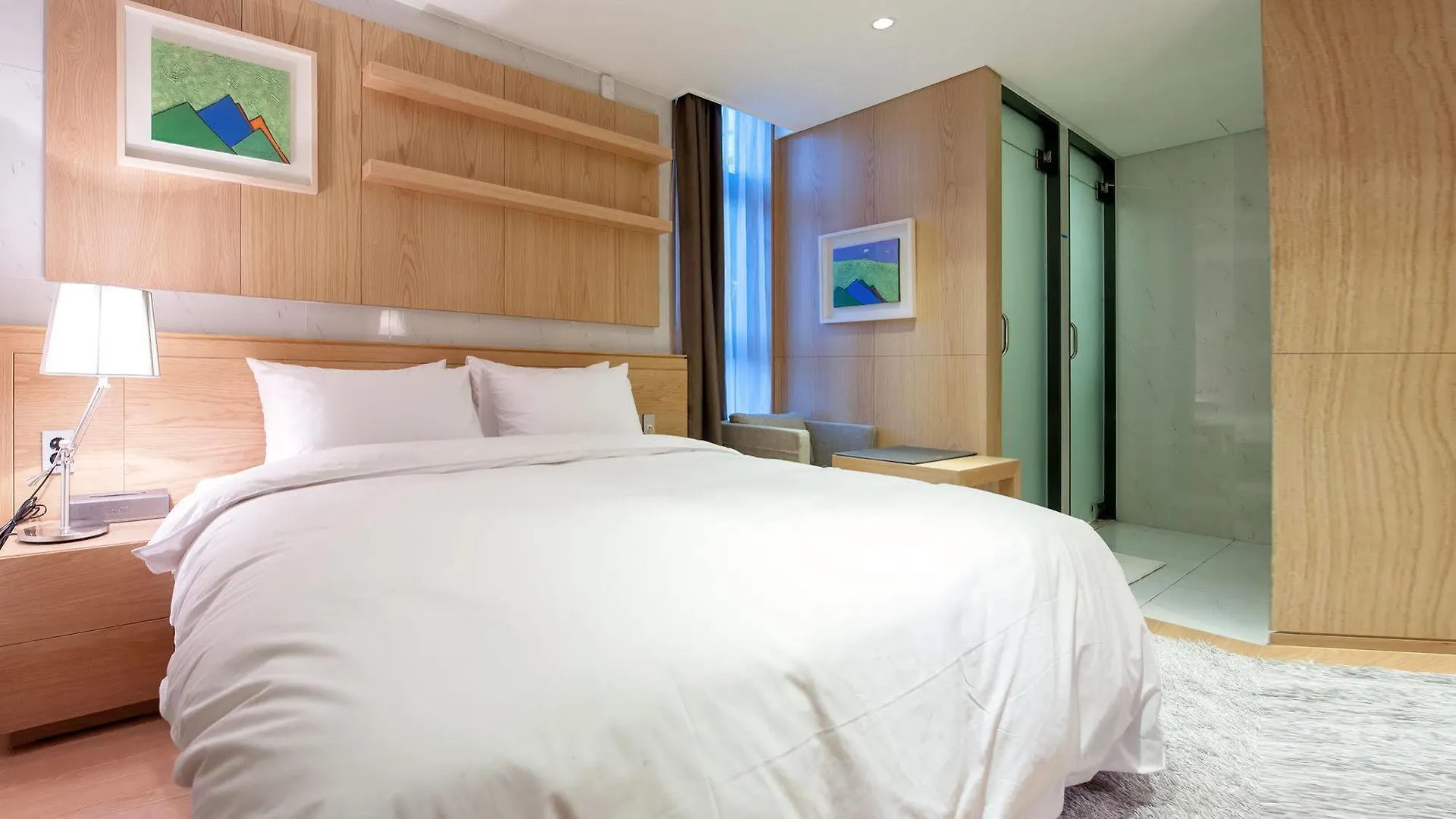 Rian Hotel Seoul 3*,